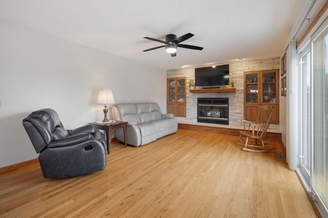 15N133 Shirewood Farm Road, Hampshire, IL 60140