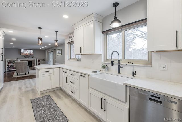 60301 Mound Road, Washington Township, MI 48094