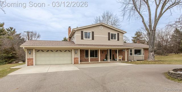 60301 Mound Road, Washington Township, MI 48094