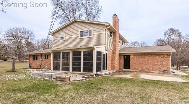 60301 Mound Road, Washington Township, MI 48094