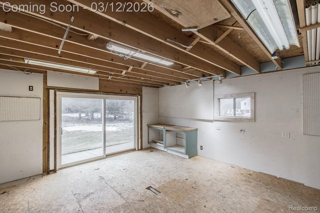 60301 Mound Road, Washington Township, MI 48094