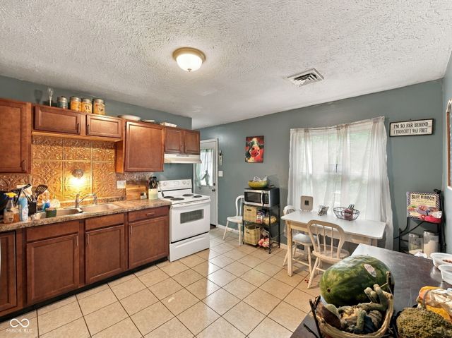 4214 Phoenix Drive, Indianapolis, IN 46241