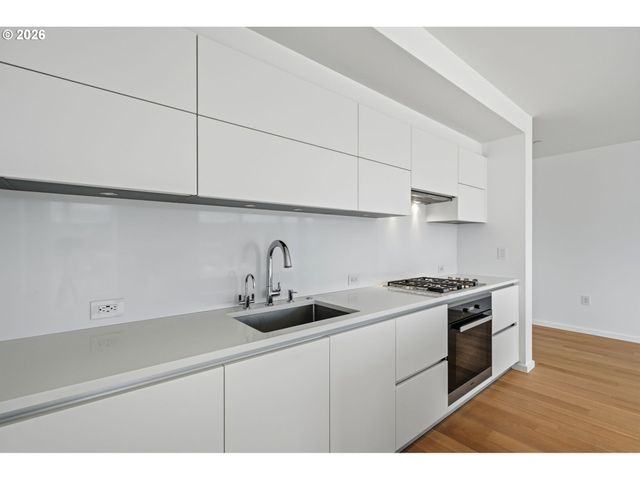 1075 Nw NORTHRUP St 2312, Portland, OR 97209