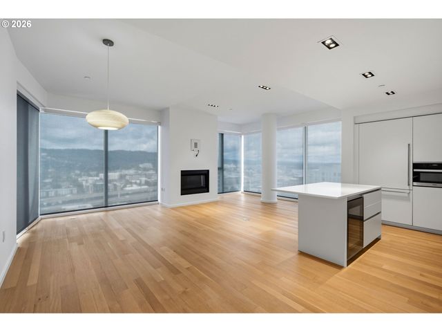 1075 Nw NORTHRUP St 2312, Portland, OR 97209
