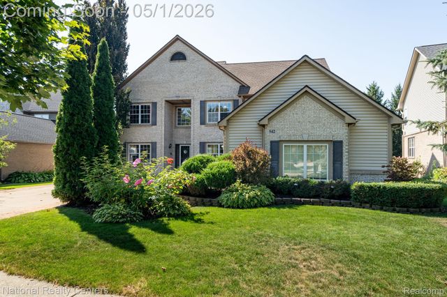 542 Bay Pointe Drive, Oxford Village, MI 48371