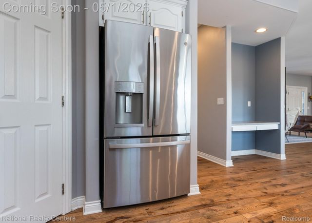 542 Bay Pointe Drive, Oxford Village, MI 48371