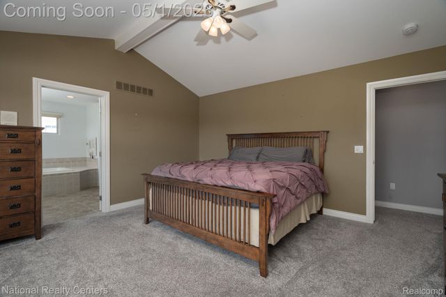 542 Bay Pointe Drive, Oxford Village, MI 48371