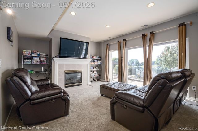 542 Bay Pointe Drive, Oxford Village, MI 48371