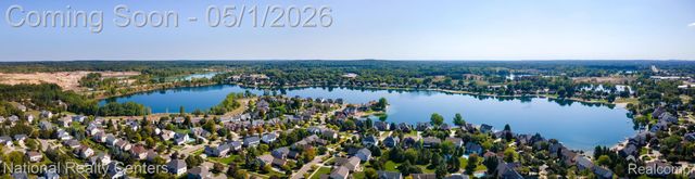 542 Bay Pointe Drive, Oxford Village, MI 48371
