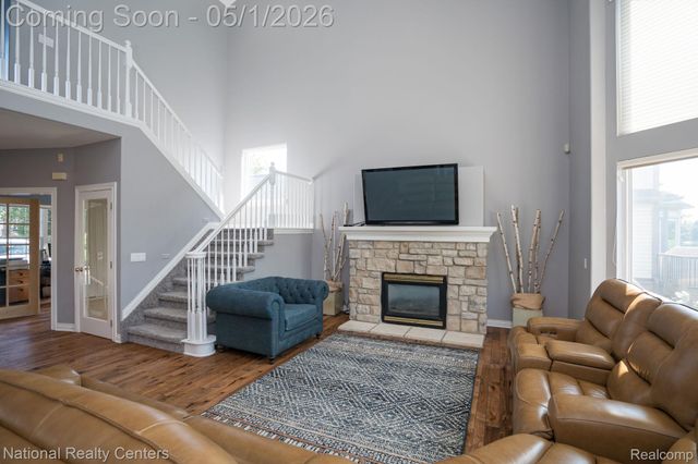542 Bay Pointe Drive, Oxford Village, MI 48371