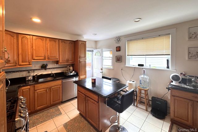36 Earle Place, New Rochelle, NY 10801
