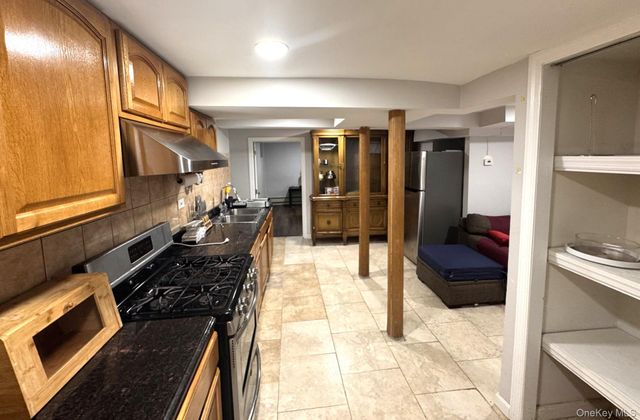 36 Earle Place, New Rochelle, NY 10801