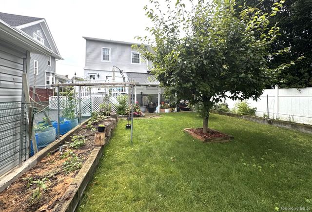 36 Earle Place, New Rochelle, NY 10801