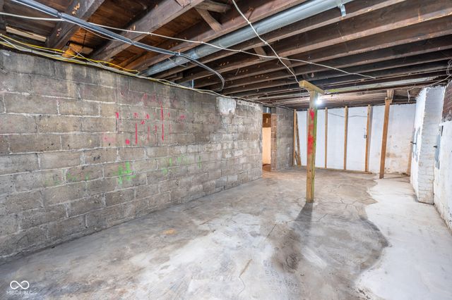 3366 N College Avenue, Indianapolis, IN 46205