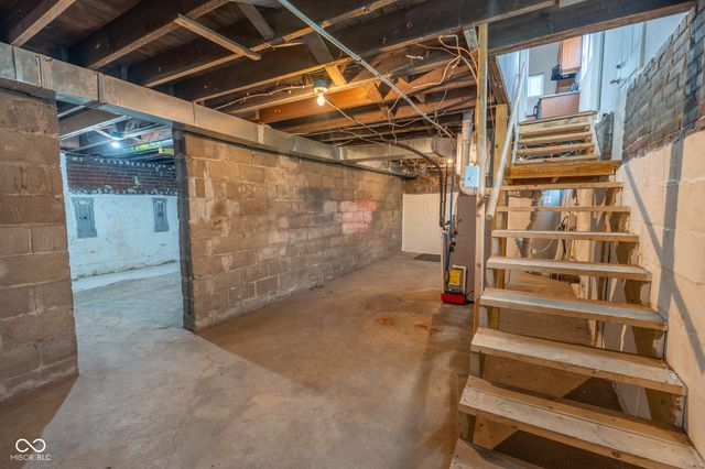 3366 N College Avenue, Indianapolis, IN 46205