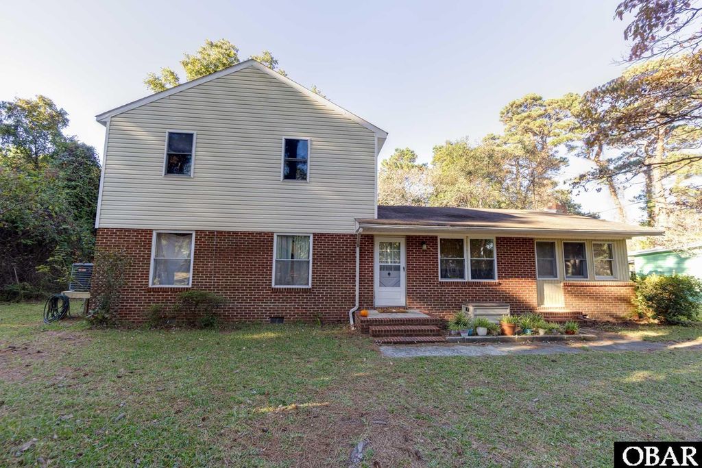 Image 1 of property listing at 104 Darsel Lane, Point Harbor, NC 27964