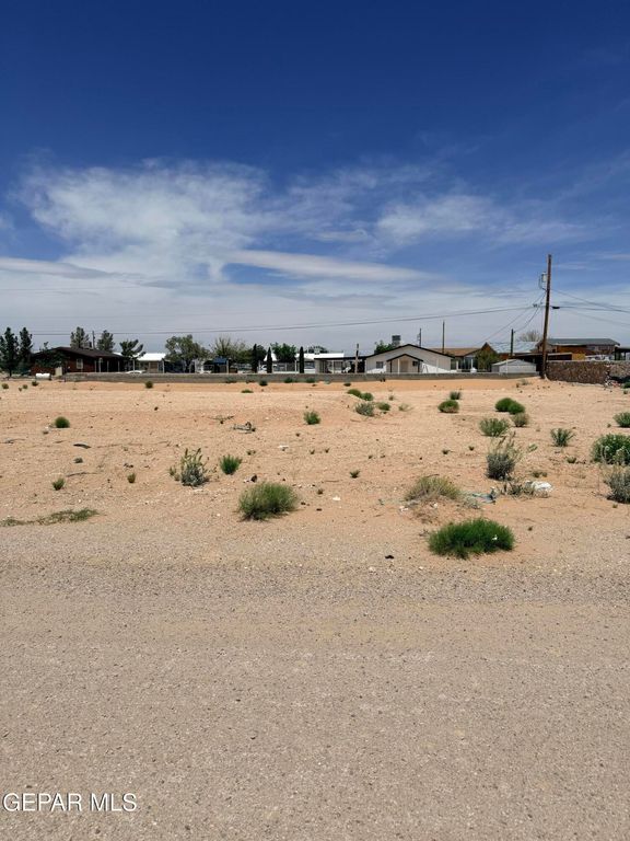 15569 Ury Street, El Paso, TX 79928