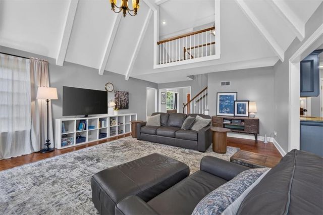 3516 W 101st Terrace, Leawood, KS 66206