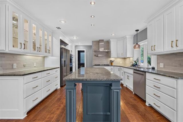 3516 W 101st Terrace, Leawood, KS 66206