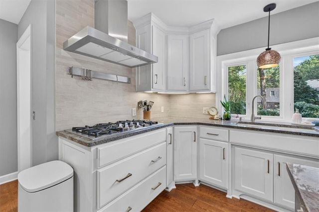 3516 W 101st Terrace, Leawood, KS 66206