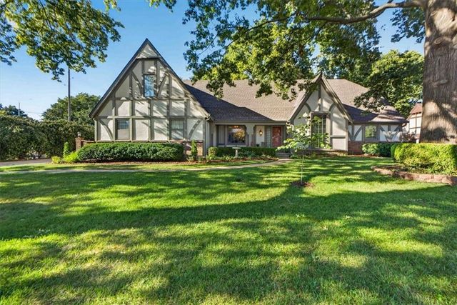 3516 W 101st Terrace, Leawood, KS 66206