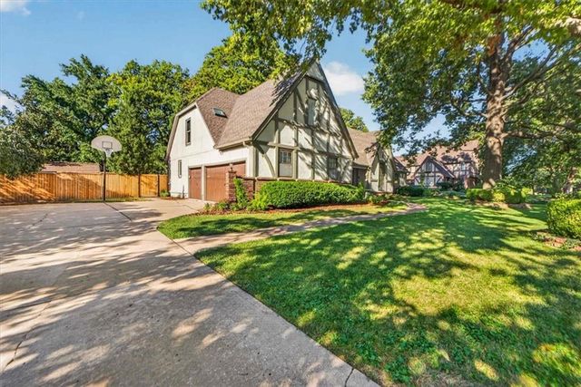 3516 W 101st Terrace, Leawood, KS 66206