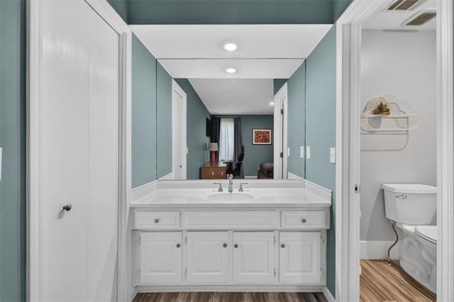 3516 W 101st Terrace, Leawood, KS 66206