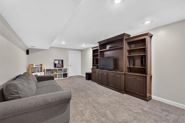 3516 W 101st Terrace, Leawood, KS 66206