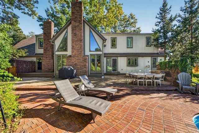 3516 W 101st Terrace, Leawood, KS 66206