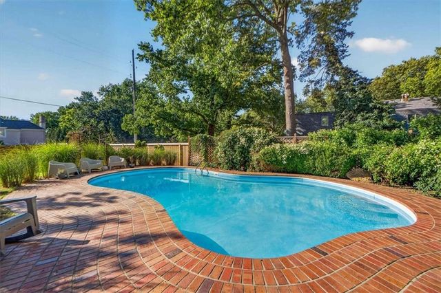 3516 W 101st Terrace, Leawood, KS 66206