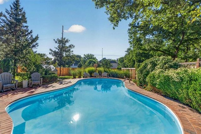 3516 W 101st Terrace, Leawood, KS 66206