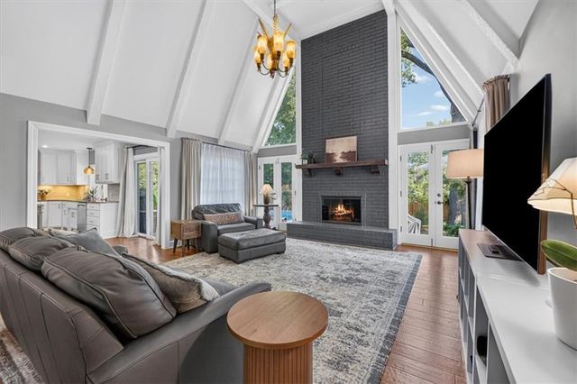 3516 W 101st Terrace, Leawood, KS 66206
