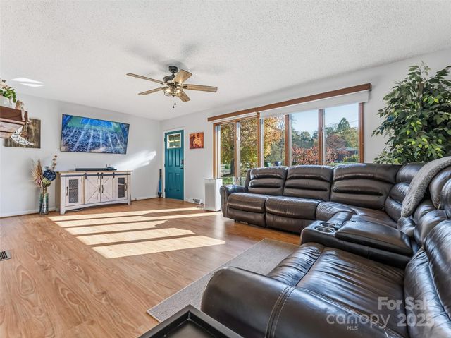 31 Sunset Drive, Asheville, NC 28806