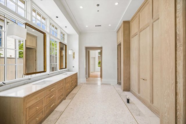 19 Willowron Drive, Houston, TX 77024
