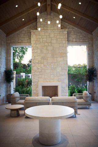 19 Willowron Drive, Houston, TX 77024