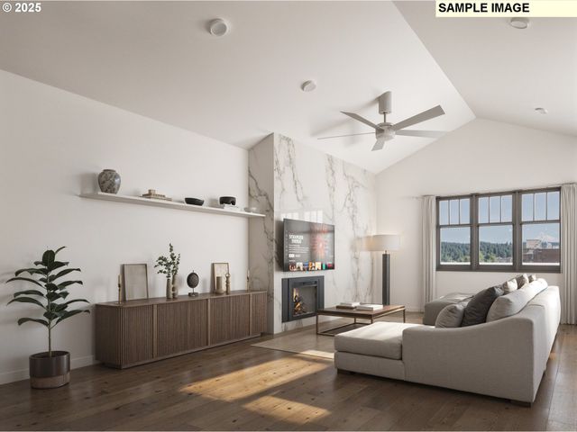 530 4th St 9, Lake Oswego, OR 97034