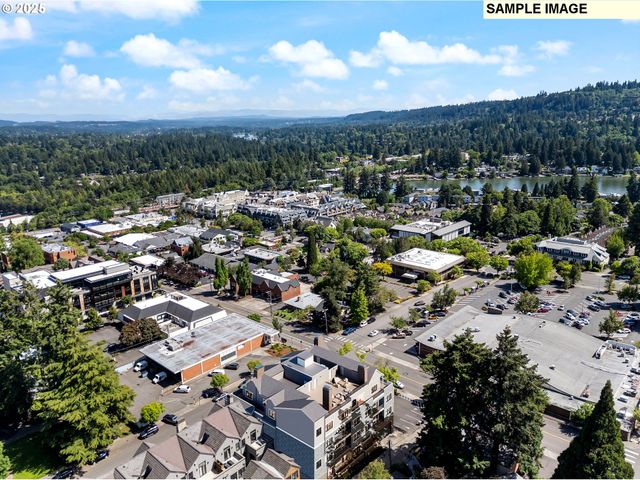 530 4th St 9, Lake Oswego, OR 97034