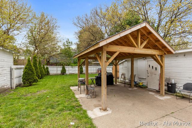 354 Brown Street, Grand Rapids, MI 49507