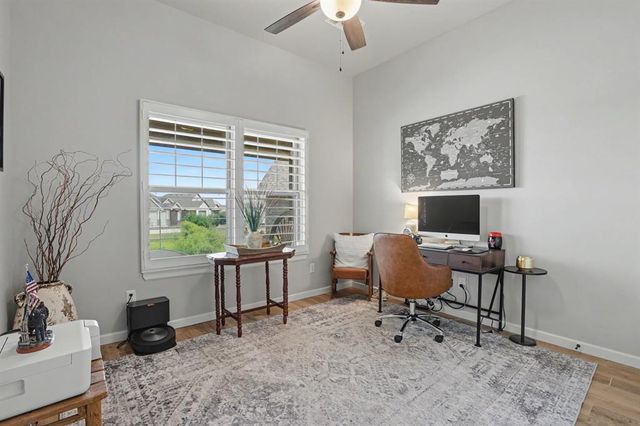 8201 Lambert Way, Edmond, OK 73034