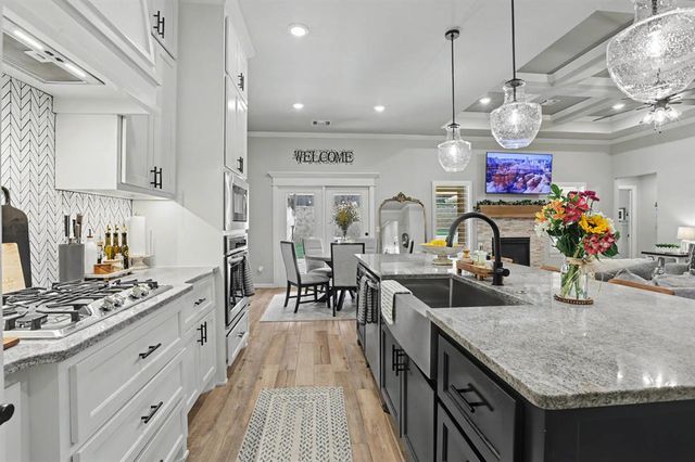 8201 Lambert Way, Edmond, OK 73034