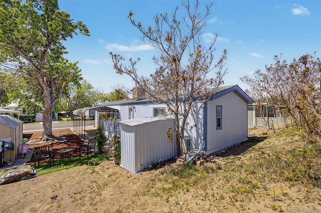 2100 W 100th Avenue, Thornton, CO 80260