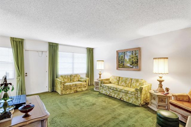 2049 Lyndhurst, Deerfield Beach, FL 33442