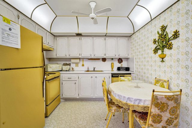2049 Lyndhurst, Deerfield Beach, FL 33442