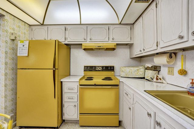 2049 Lyndhurst, Deerfield Beach, FL 33442