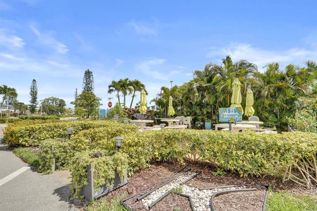 2049 Lyndhurst, Deerfield Beach, FL 33442