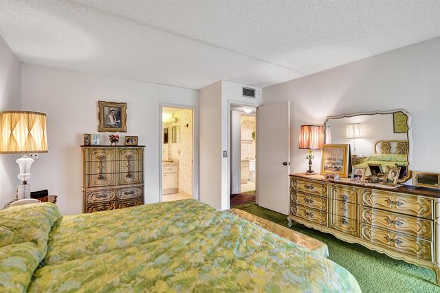 2049 Lyndhurst, Deerfield Beach, FL 33442