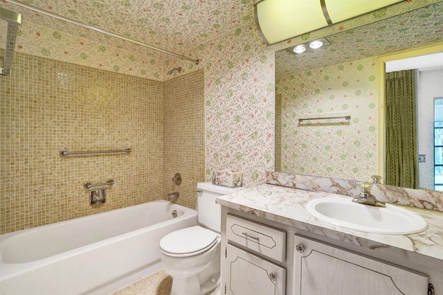 2049 Lyndhurst, Deerfield Beach, FL 33442