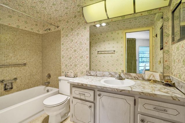 2049 Lyndhurst, Deerfield Beach, FL 33442