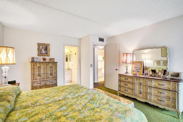 2049 Lyndhurst, Deerfield Beach, FL 33442