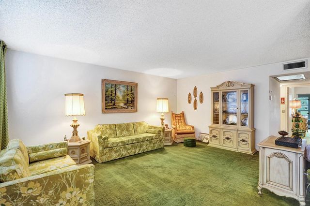 2049 Lyndhurst, Deerfield Beach, FL 33442
